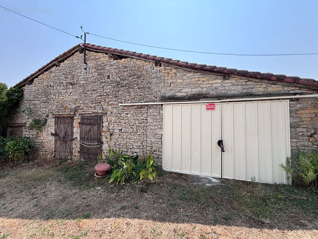 Maison de Campagne, Dépendances, Terrain et Potentiel de Gîte / Maison d'Hôtes - photo 17