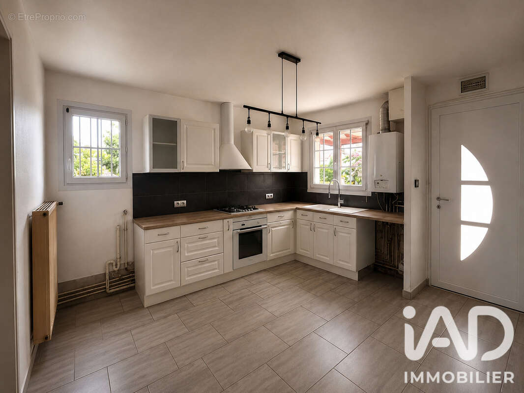 Maison 91 m² à Luce  - photo 3