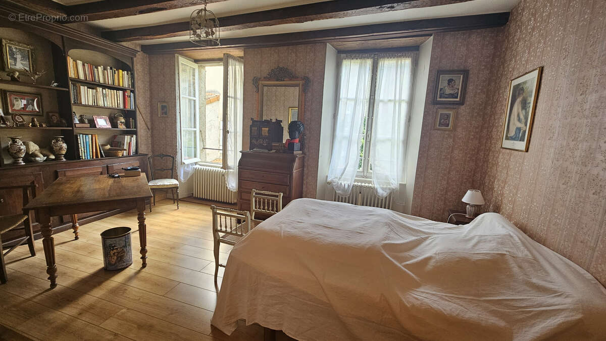 Maison à LE DORAT