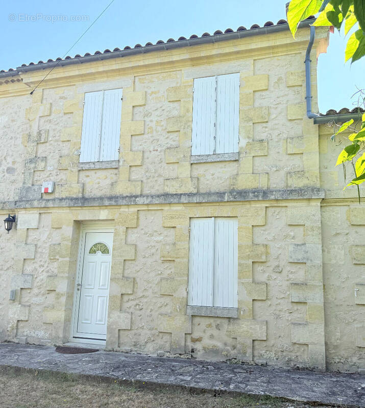 Maison à SAINT-MEDARD-D'EYRANS