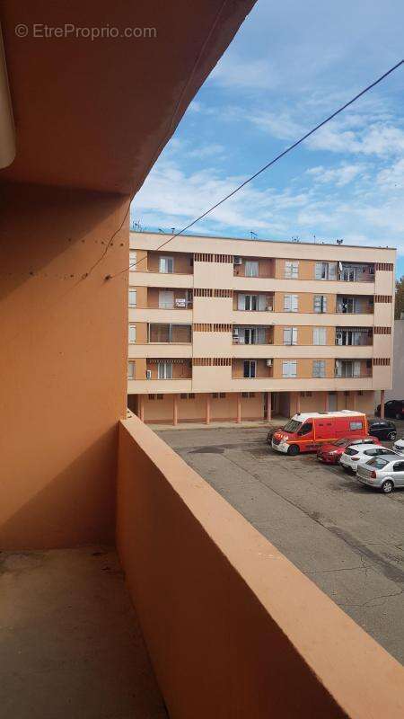 Appartement à PORT-SAINT-LOUIS-DU-RHONE