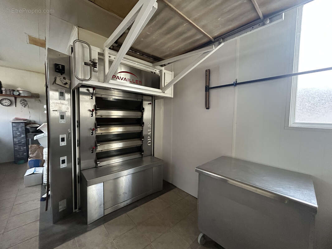 Commerce à SAINT-BENOIT-SUR-LOIRE