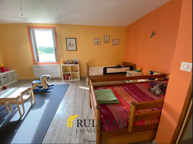 Maison à SAINT-CHRISTOLY-DE-BLAYE