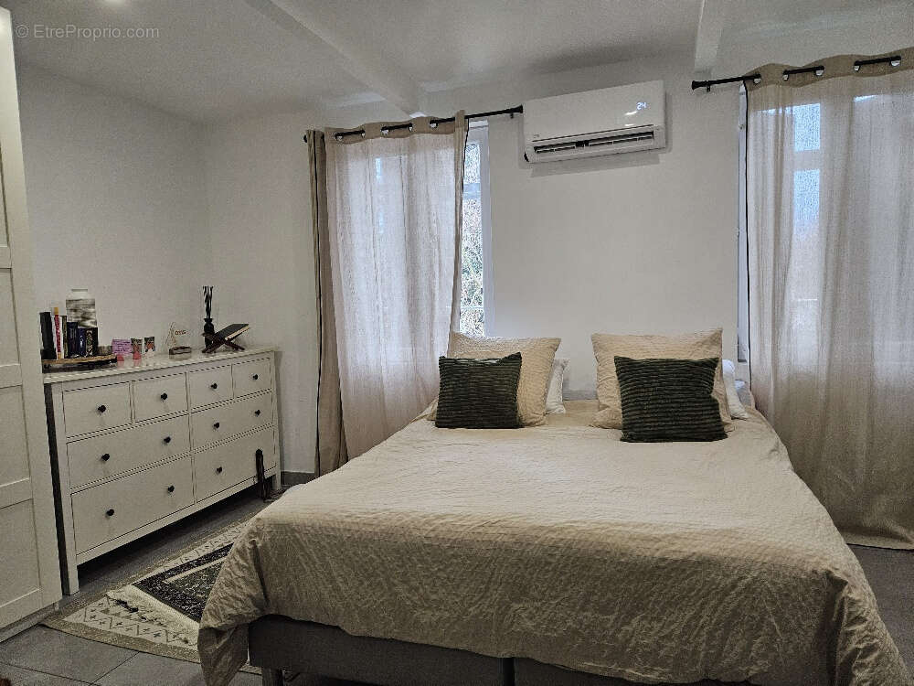 Maison à VIOLES