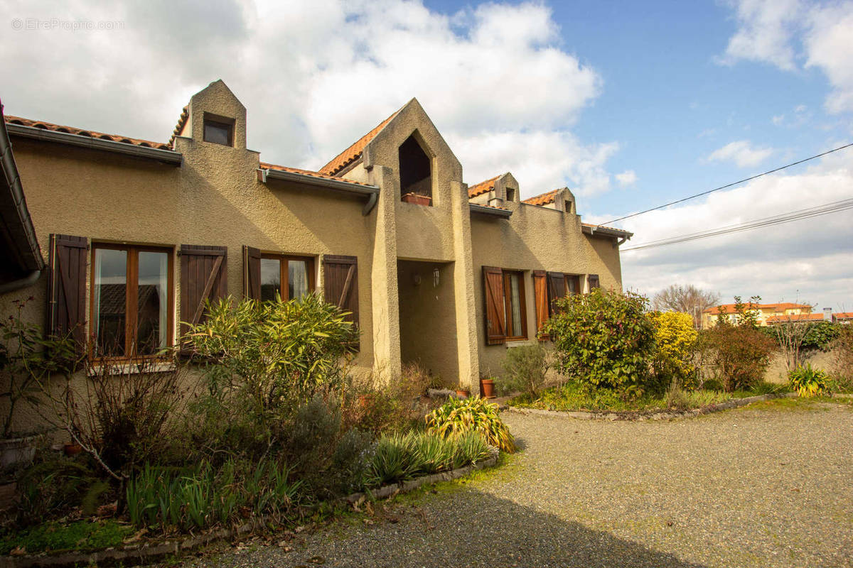 Maison à CASTELNAU-RIVIERE-BASSE
