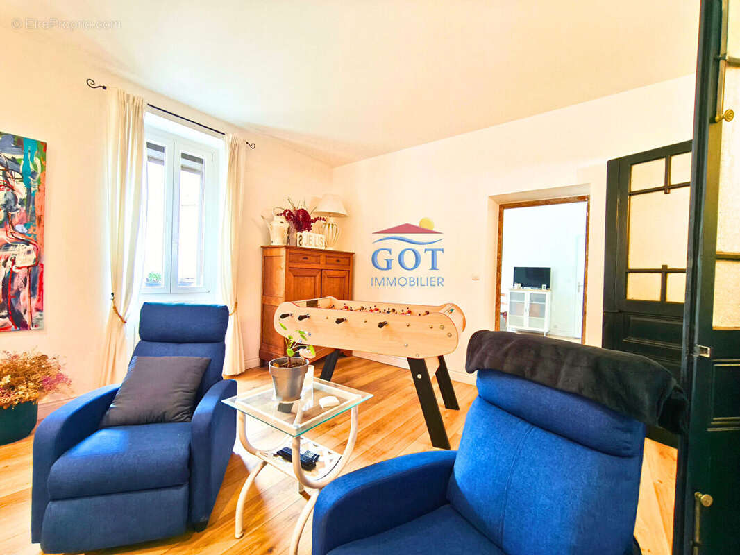 Maison à SAINT-LAURENT-DE-LA-SALANQUE