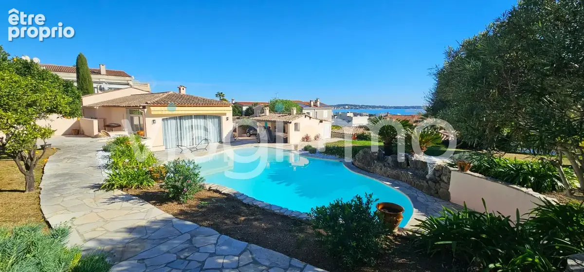Photo Maison à Vallauris au prix de 833 158€