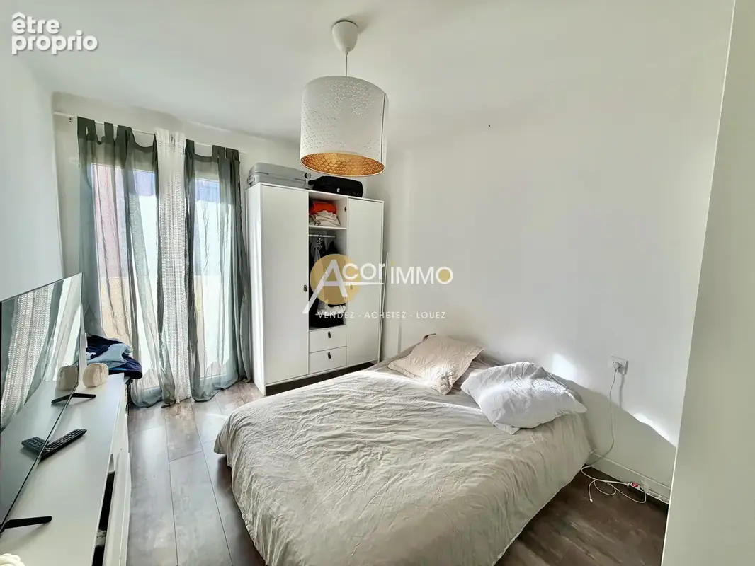 Toulon - Aguillon, très bel appartement faux T4 avec balcon, cave et parking collectif - photo 7