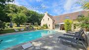 Une autre vue de la maison et sa piscine... - Maison à MILLY-LA-FORET