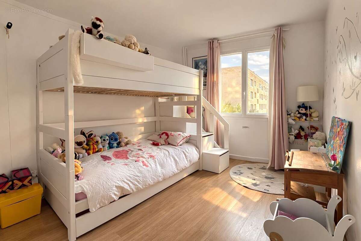 Appartement à VILLE-D'AVRAY
