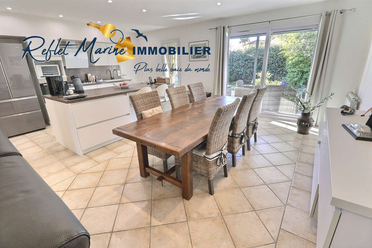 Maison à SAINT-CYR-SUR-MER