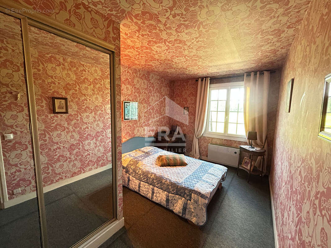 Maison à OLLAINVILLE