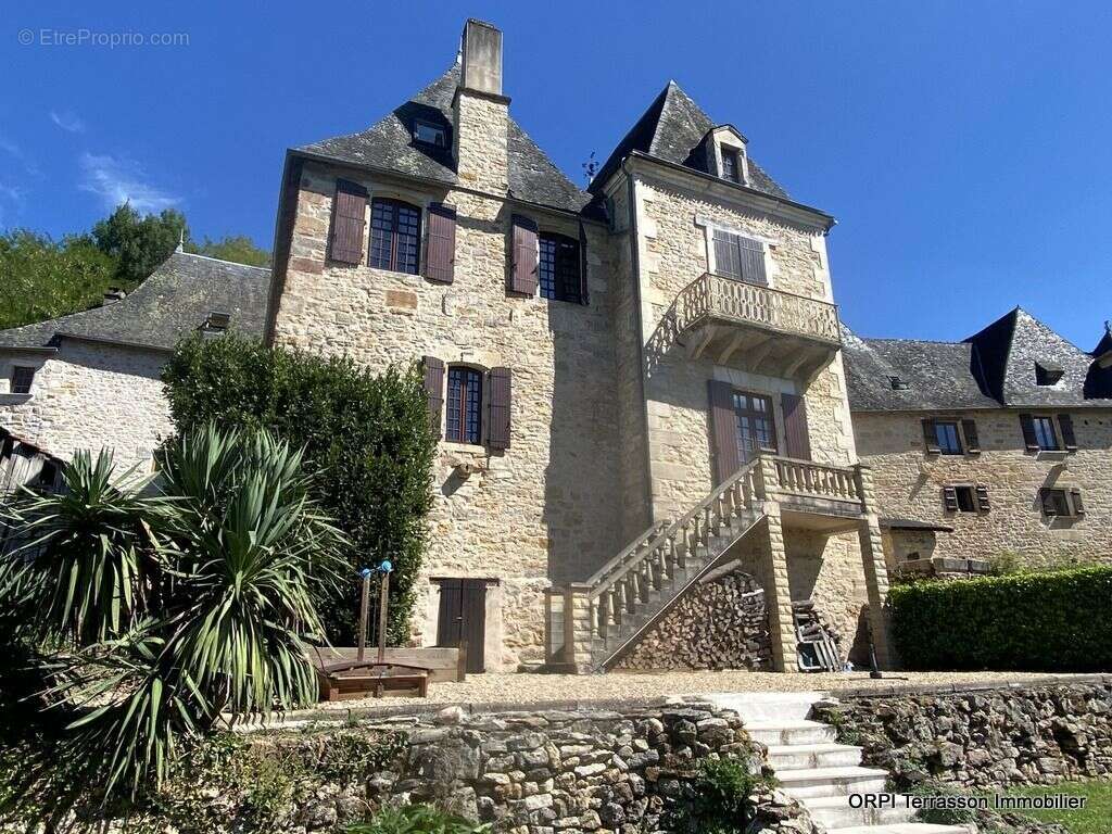 Maison de caractère  9 pièces, 217 m², Terrasson la Villedieu 24120 - photo 2