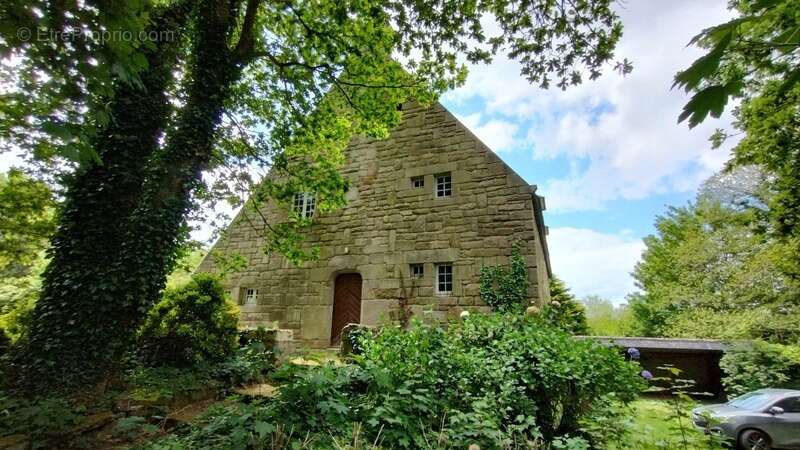 Maison à LOCRONAN