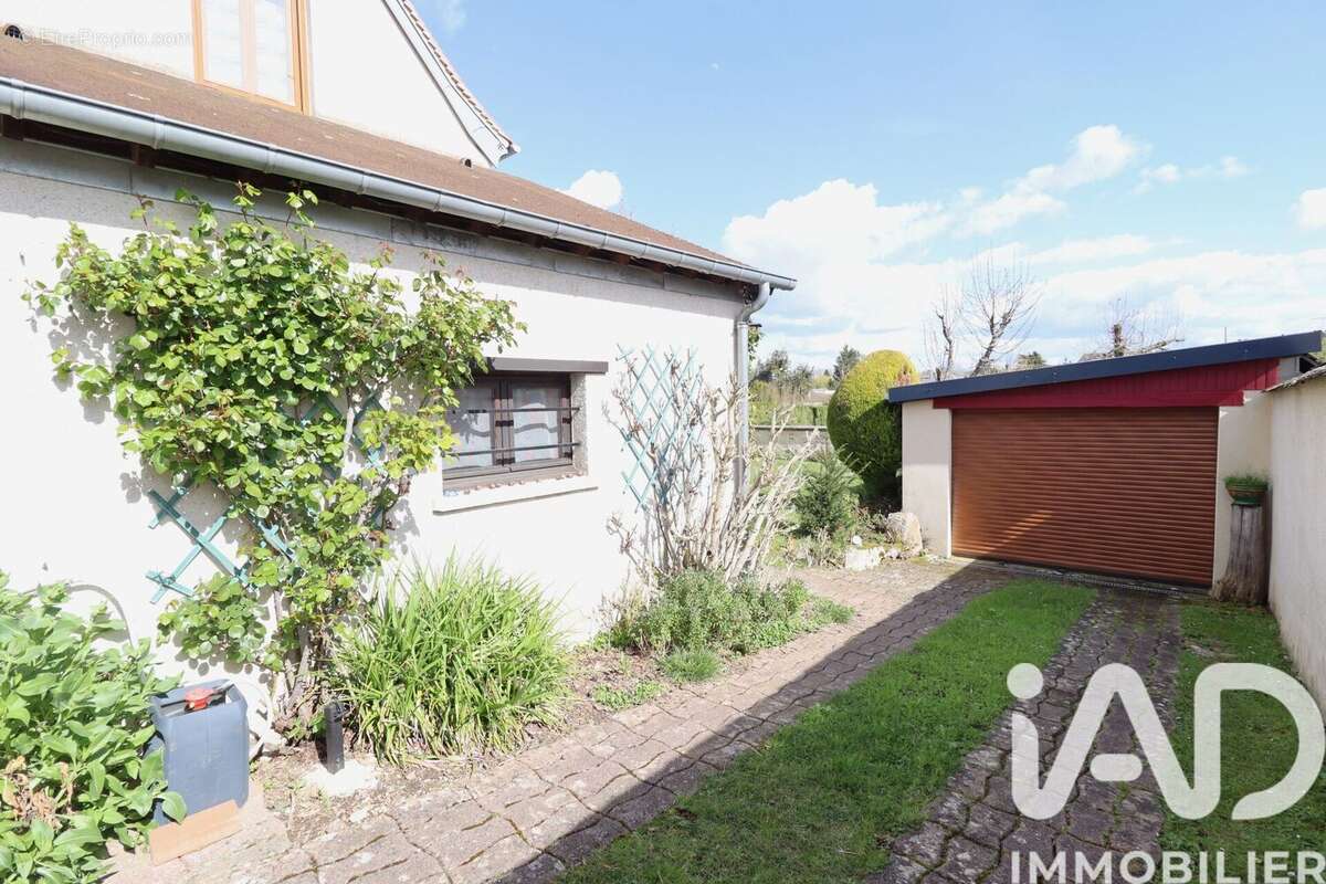 Maison 94 m² à Evreux  - photo 5