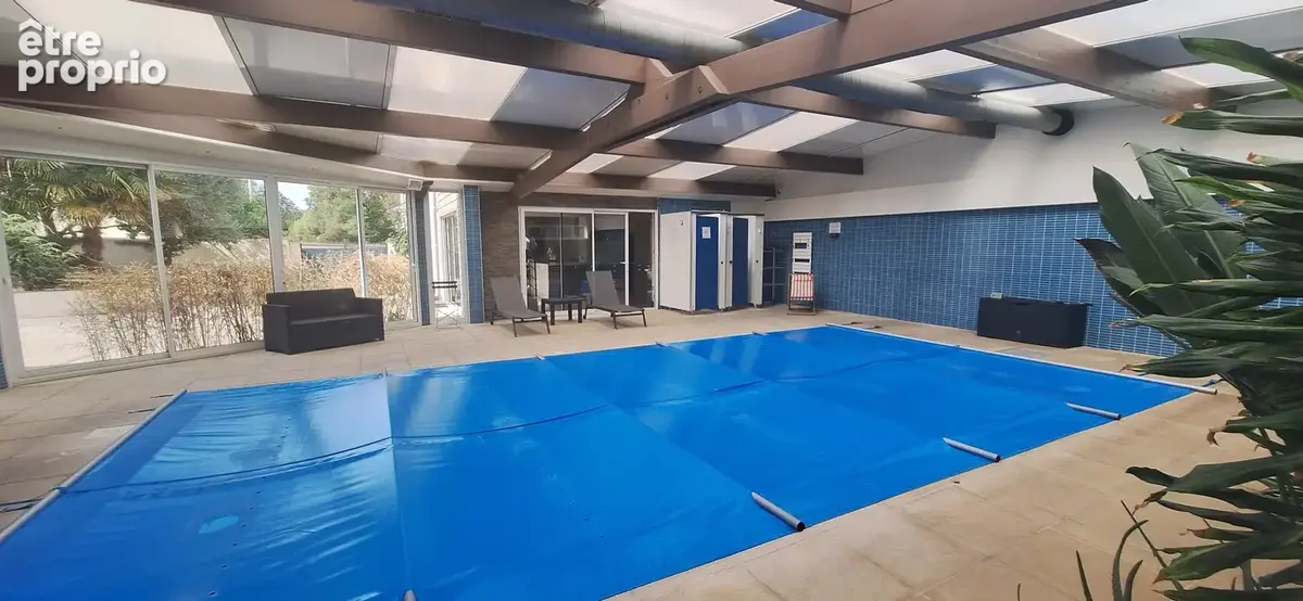 Maison de charme district de sens,5 chambres,piscine interieure,salle de jeux,cave,garage.terrain arbore. - photo 17