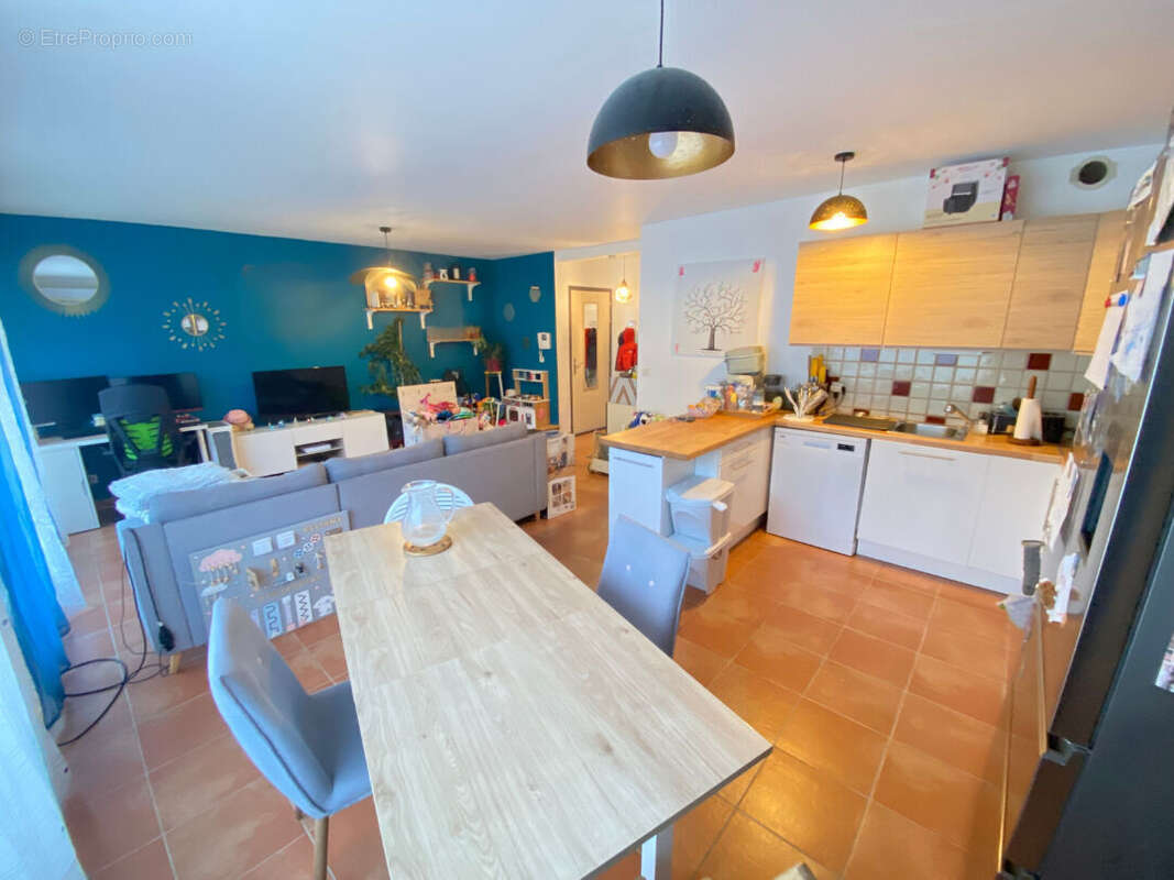Photo 2 - Appartement à SIMIANE-COLLONGUE