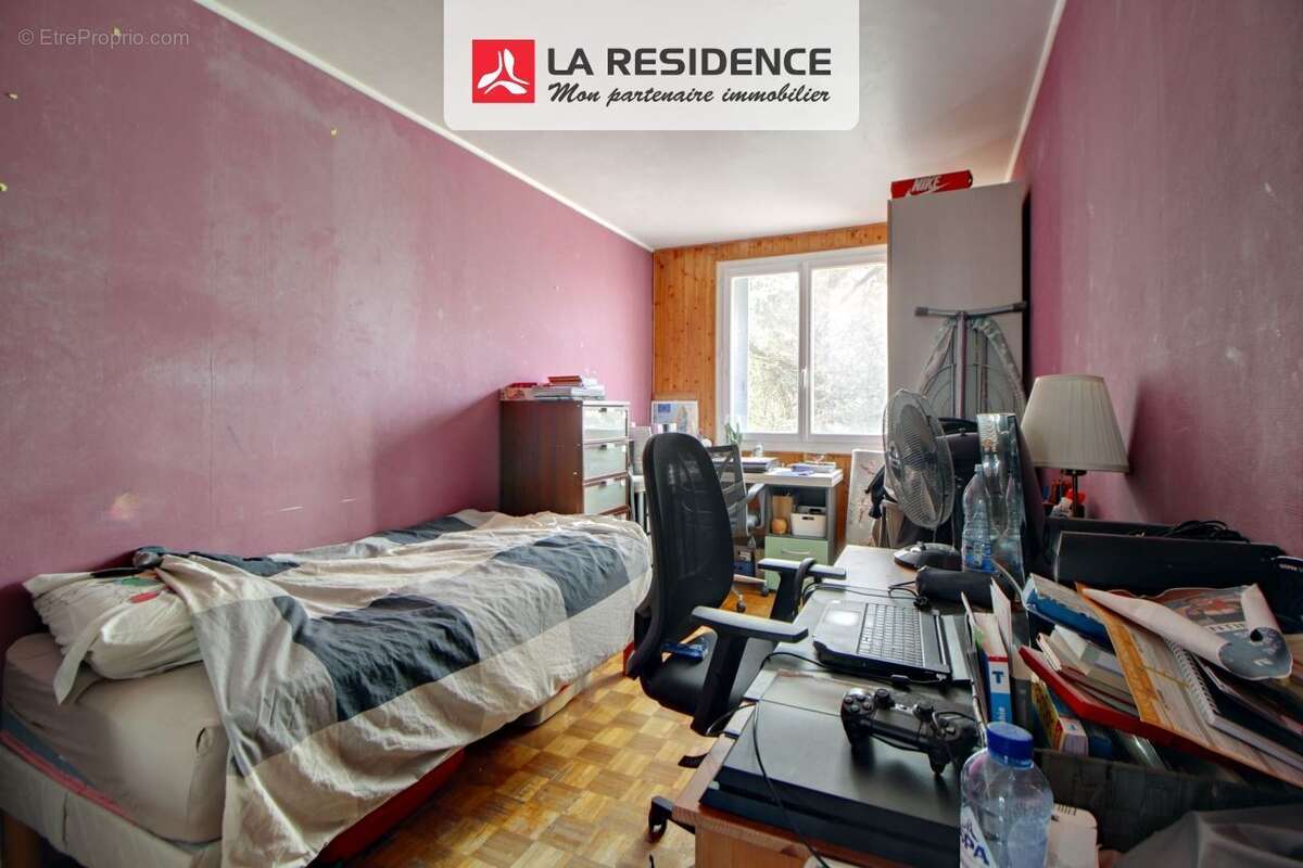 Appartement à LES CLAYES-SOUS-BOIS