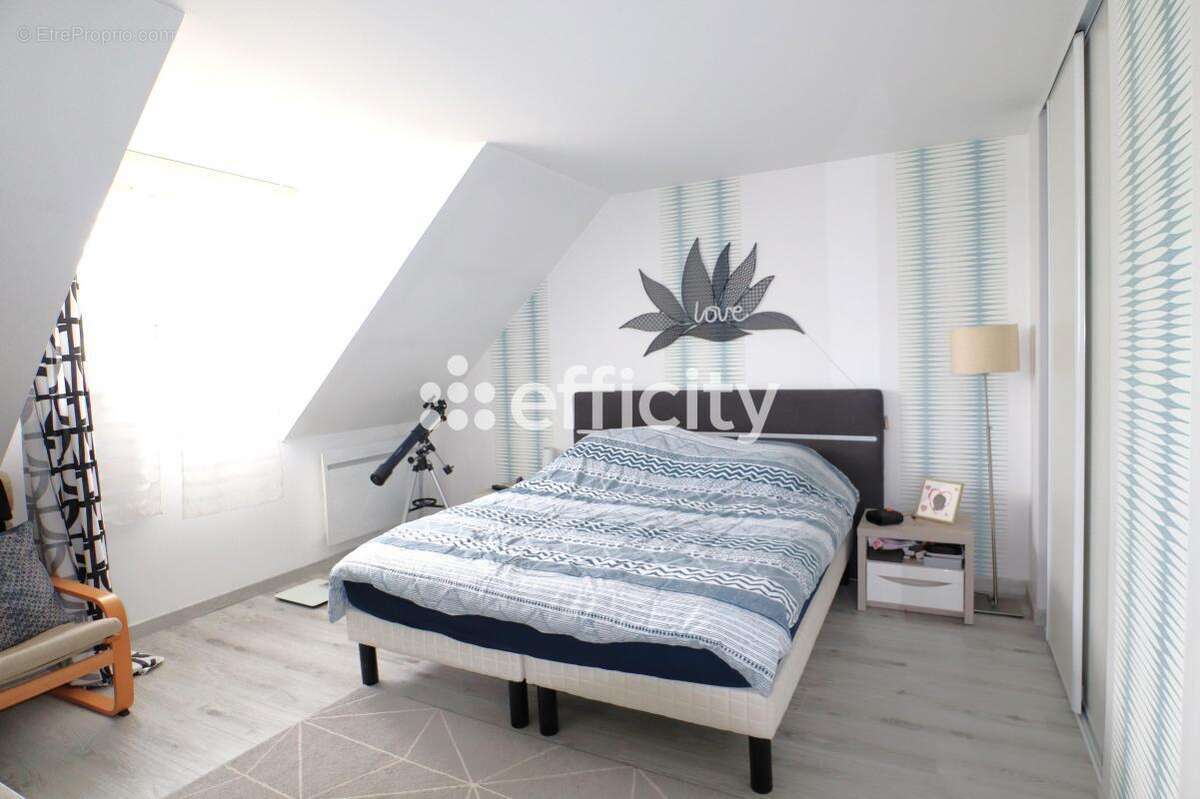 Maison à MORAINVILLIERS