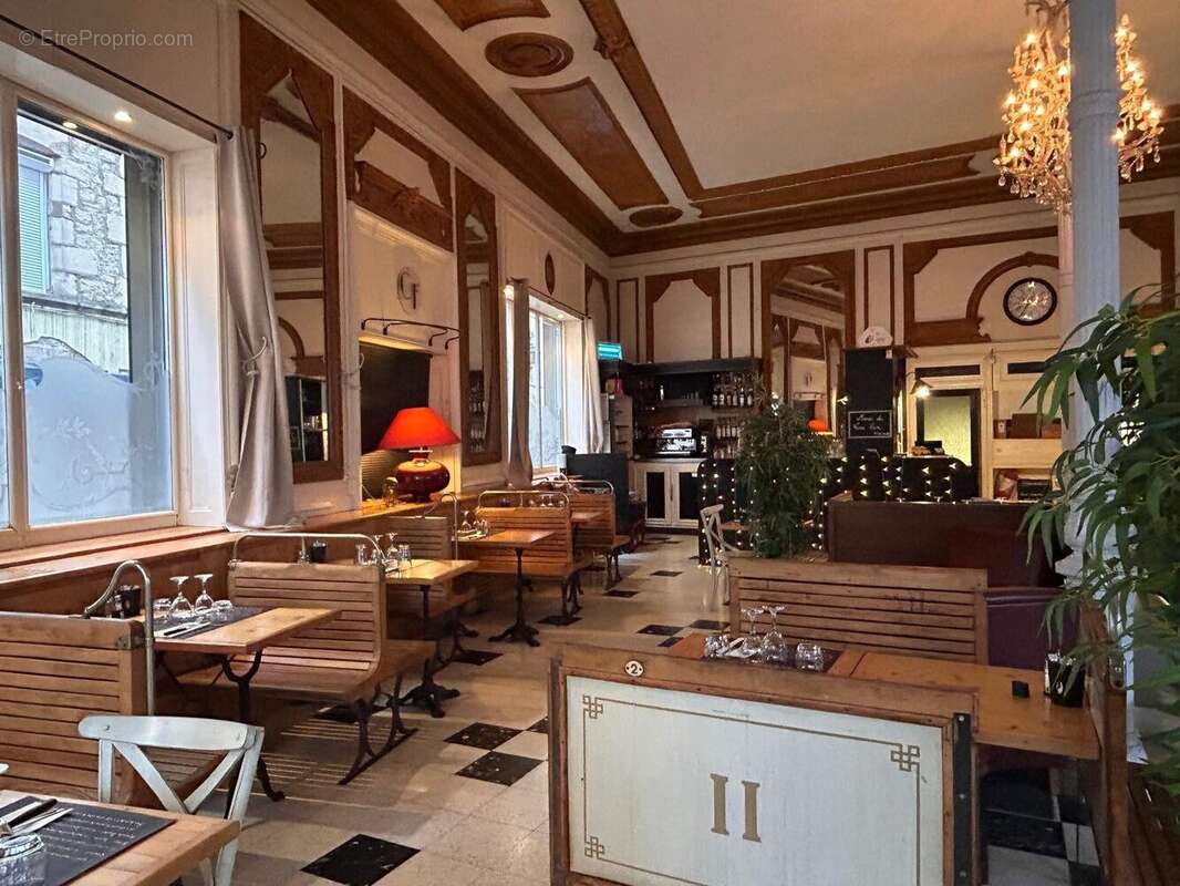 Autre à LONS-LE-SAUNIER