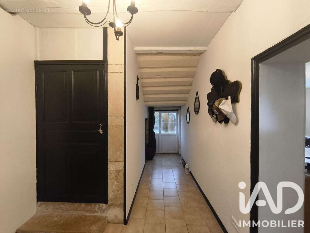 Maison 162 m² à Sainte-Soline  - photo 5