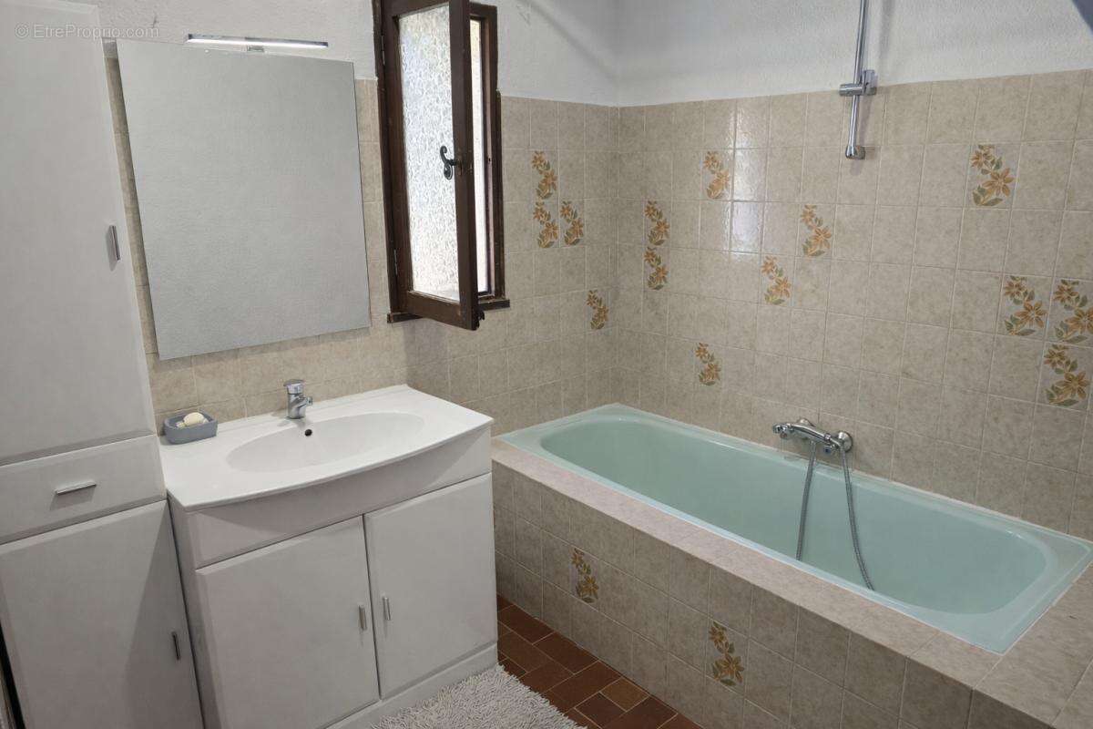 Maison à LE MUY