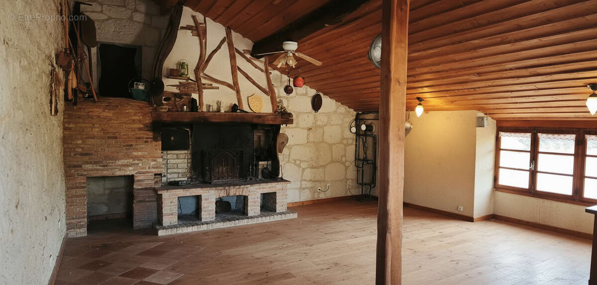 Ensemble immobilier isolé avec vue imprenable sur la campagne, sur près de 3 hectares - photo 13