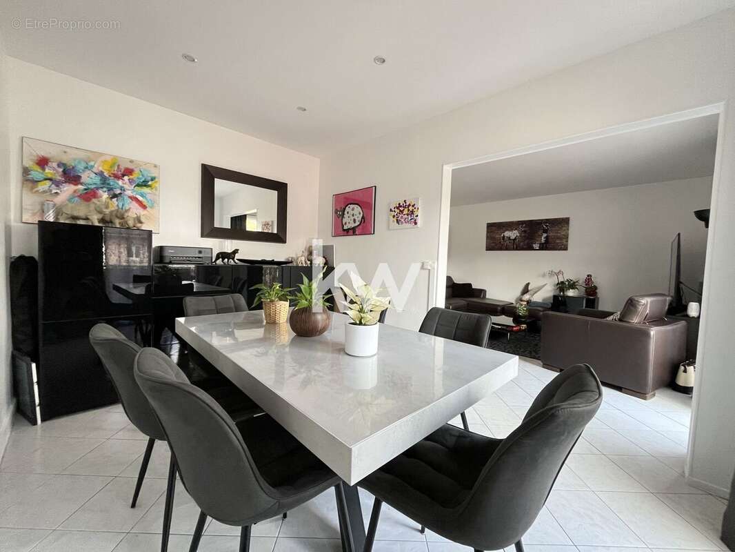 Appartement à SAINT-FARGEAU-PONTHIERRY