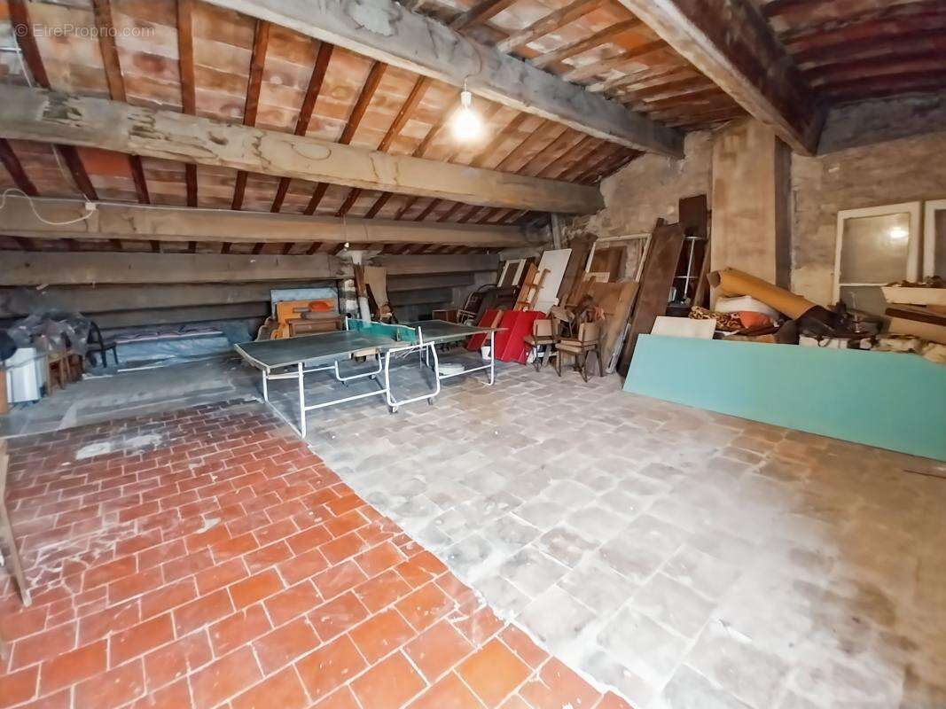 Vente immeuble à Marseillan avec appartement et locaux - photo 20