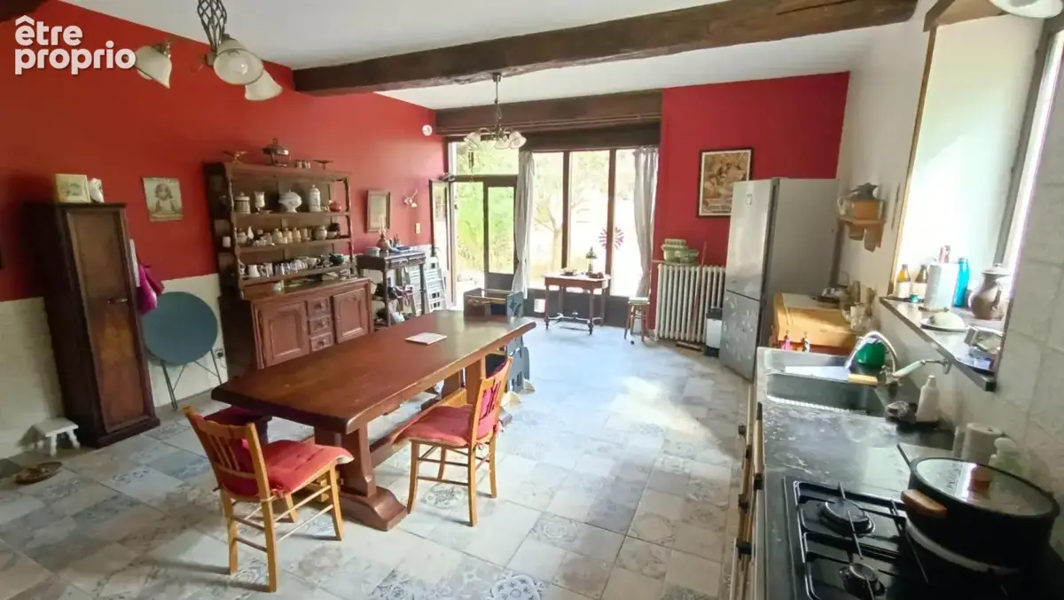 Propriété de caractère en bordure de rivière – 1 maison, 4 dépendances et 5 000 m² de terrain - photo 4