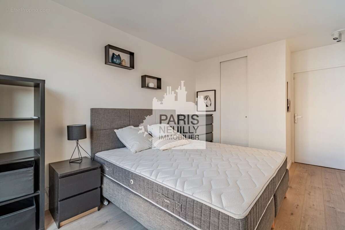 Appartement à COURBEVOIE