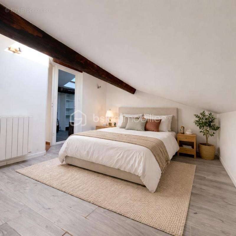 Appartement à SAINT-GENIS-LES-OLLIERES