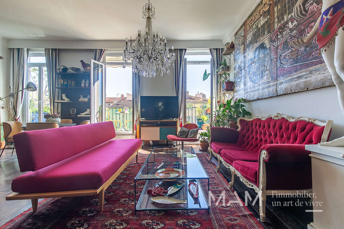 Appartement à MARSEILLE-1E