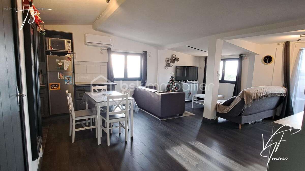 Maison à LE CASTELLET