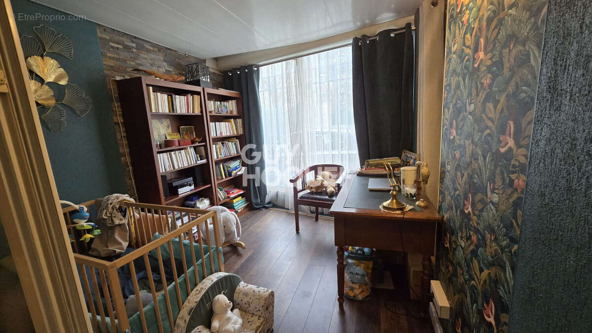 Appartement à COURNONTERRAL