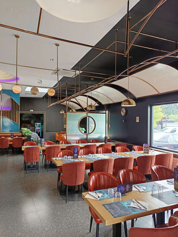 Commerce à SAINT-CYR-L'ECOLE