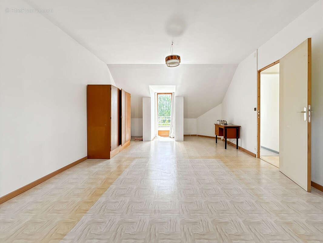 Maison à BONNIERES-SUR-SEINE