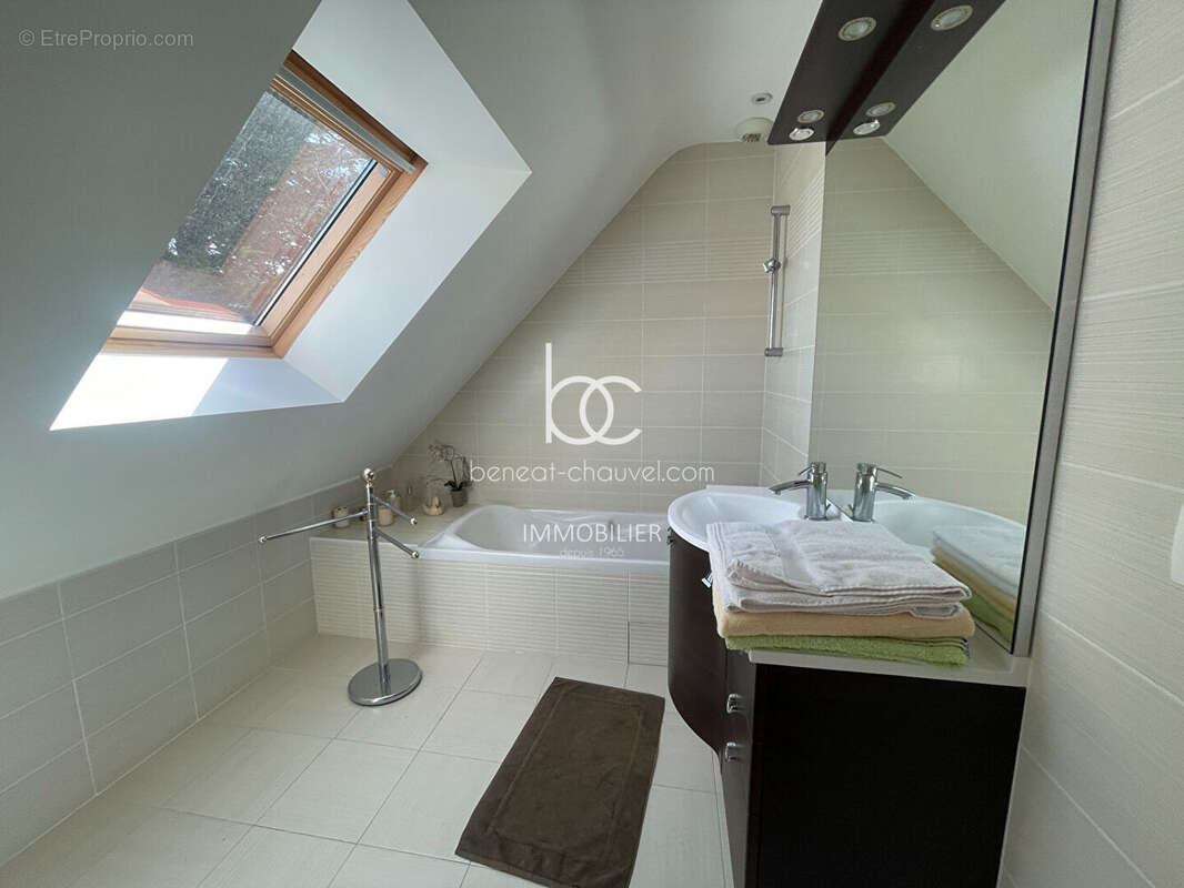 SAINT-GILDAS-DE-RHUYS - Maison proche du centre-bourg ! - photo 10
