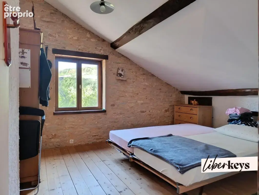 Maison en pierre - rénovée - 1930 m² de terrain - 3 chambres - grange et caves - photo 8
