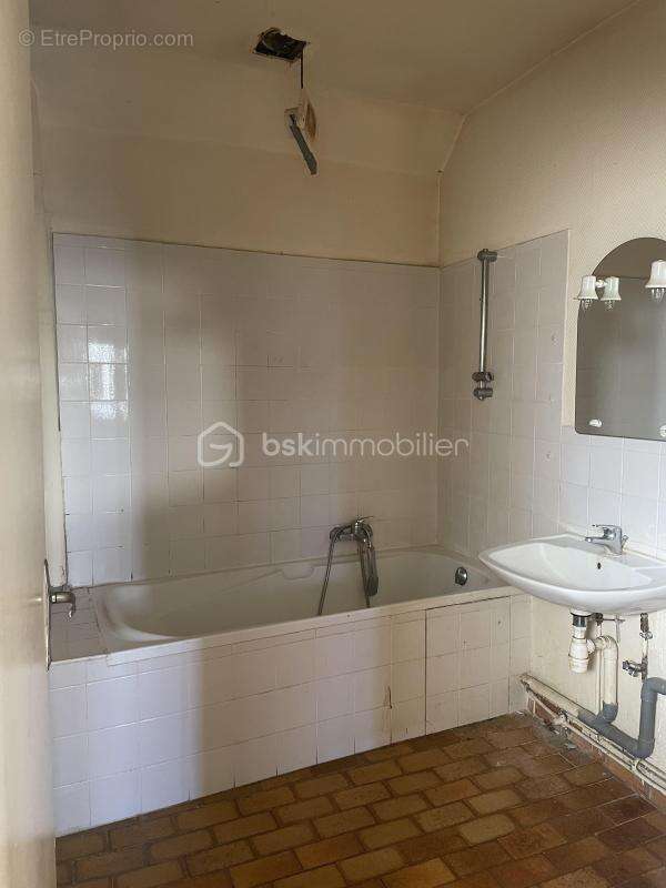 Appartement à VILLENEUVE-SUR-YONNE