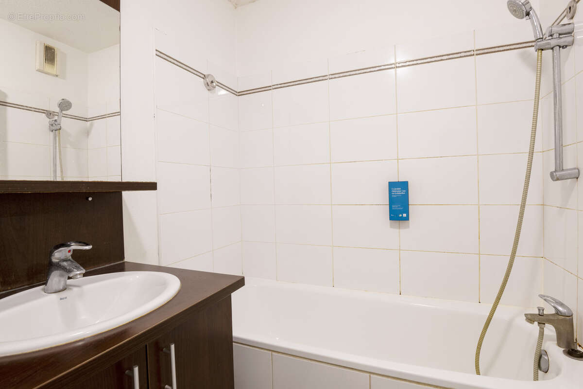 Appartement à SAINT-JEAN-D'ILLAC