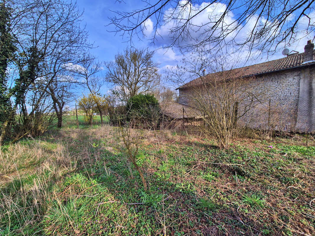 Maison à BOVEE-SUR-BARBOURE