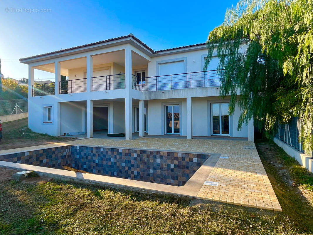 Maison à FREJUS