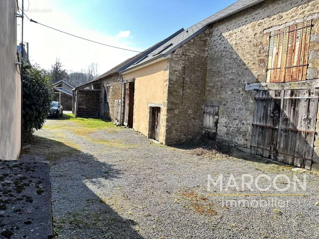 Maison à SAINT-SULPICE-LE-GUERETOIS