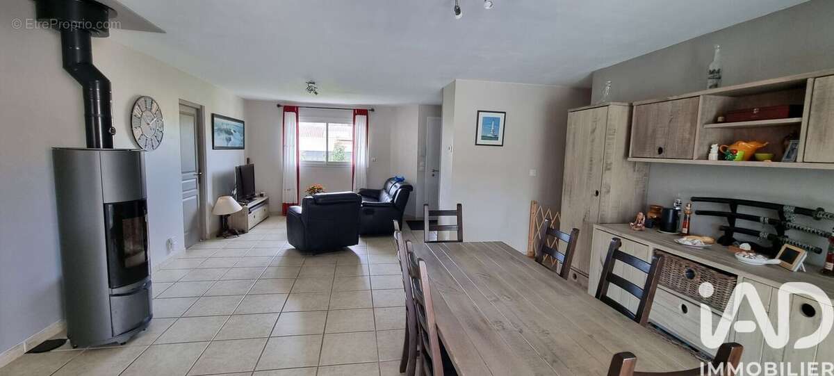 Photo 3 - Maison à SALLES