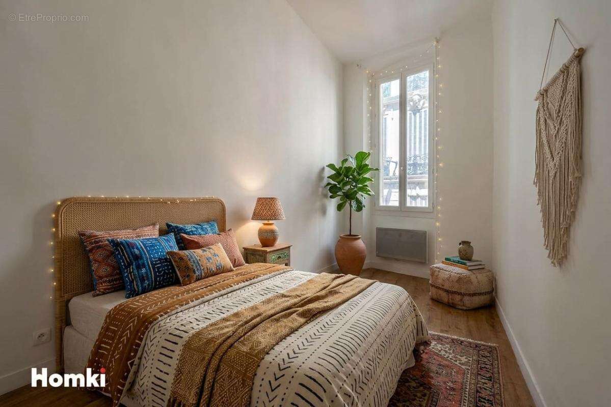 Appartement à MARSEILLE-1E