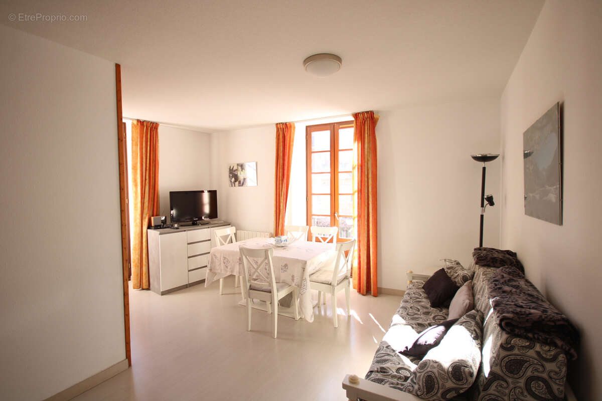 Appartement à AX-LES-THERMES