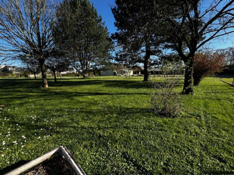 Maison à MAZE