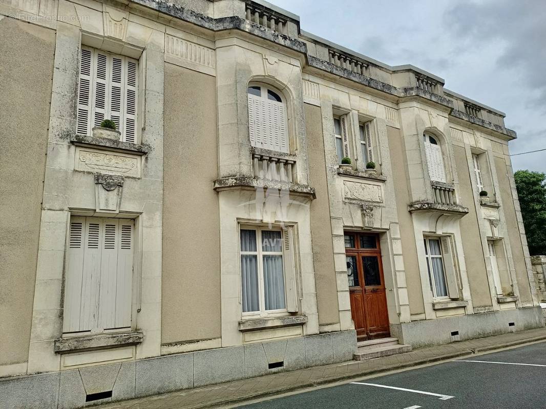 Maison à CLERE-LES-PINS