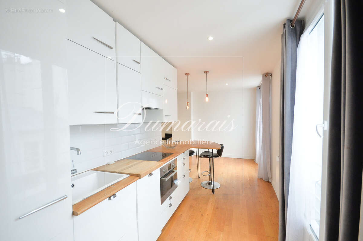 Appartement à PARIS-3E